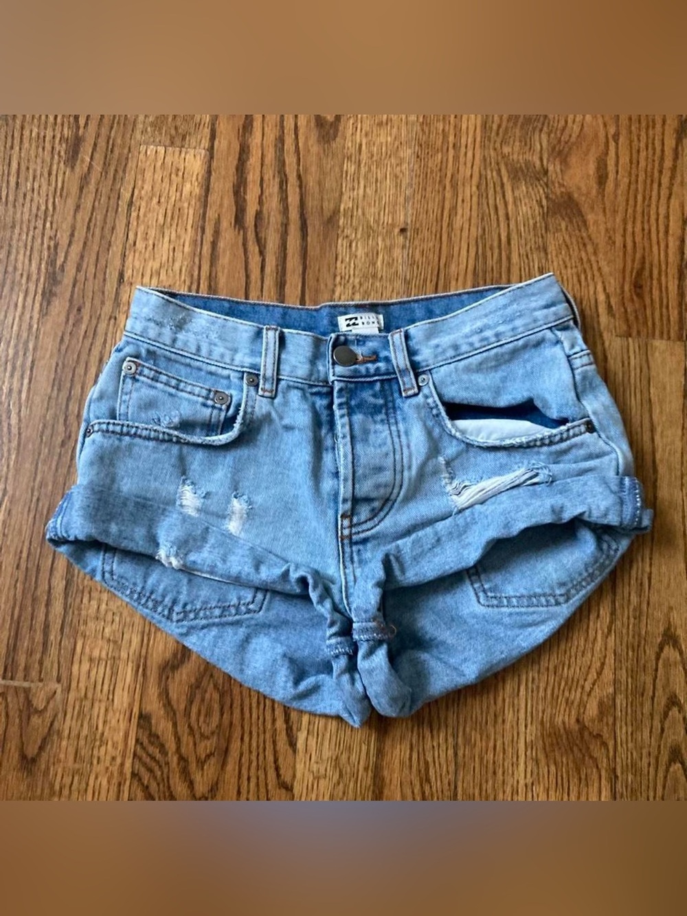 Billabong jean shorts 25